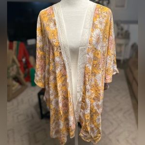Kimono floral yellow. One size fits most.